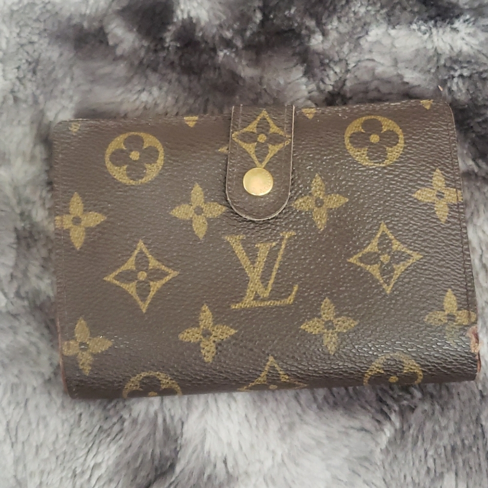 LV Kisslock Wallet